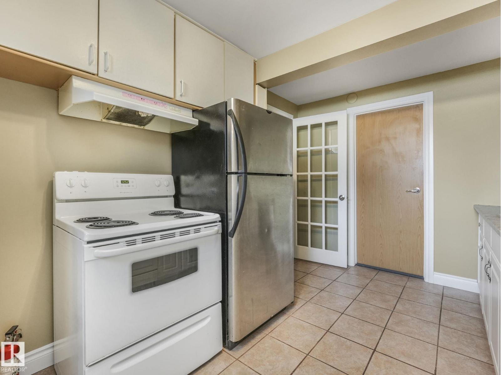 9945 163 ST NW NW - 41