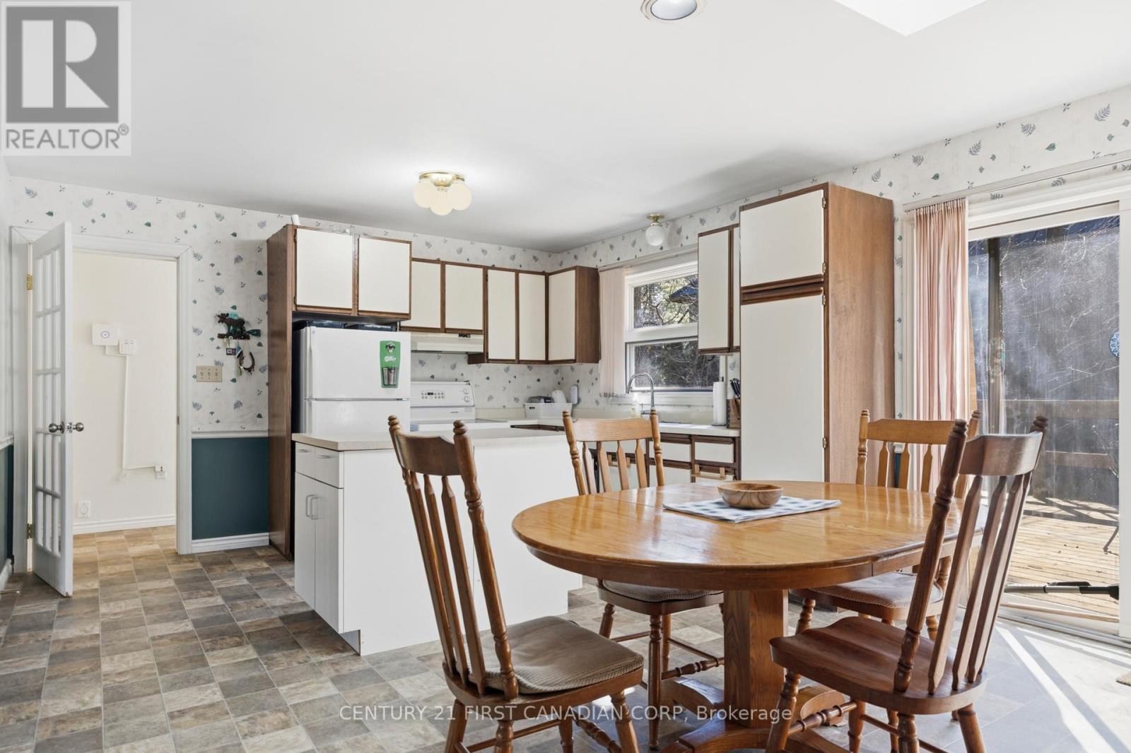 10277 GRAND OAKS DRIVE - 9