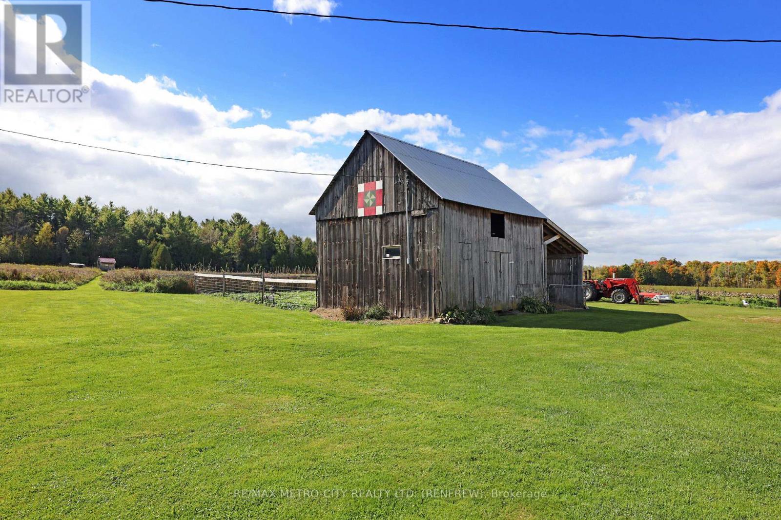 704 CLIFFORD SIDE ROAD — photo 34