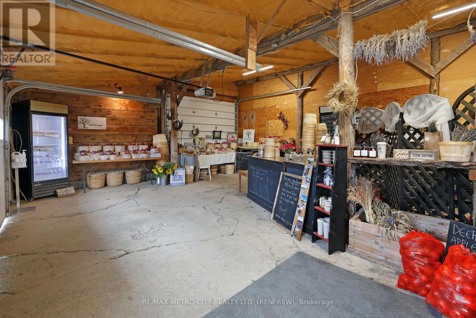 704 CLIFFORD SIDE ROAD — photo 35