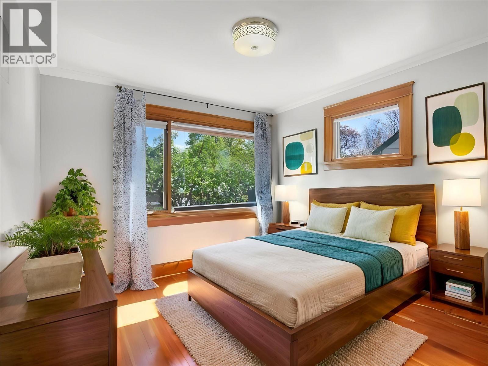 766 DOMINION STREET - 10