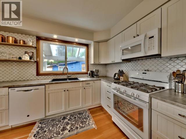 766 DOMINION STREET - 5