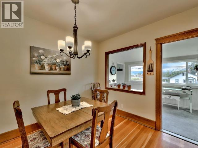 766 DOMINION STREET - 7