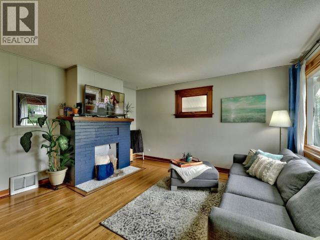 766 DOMINION STREET - 8