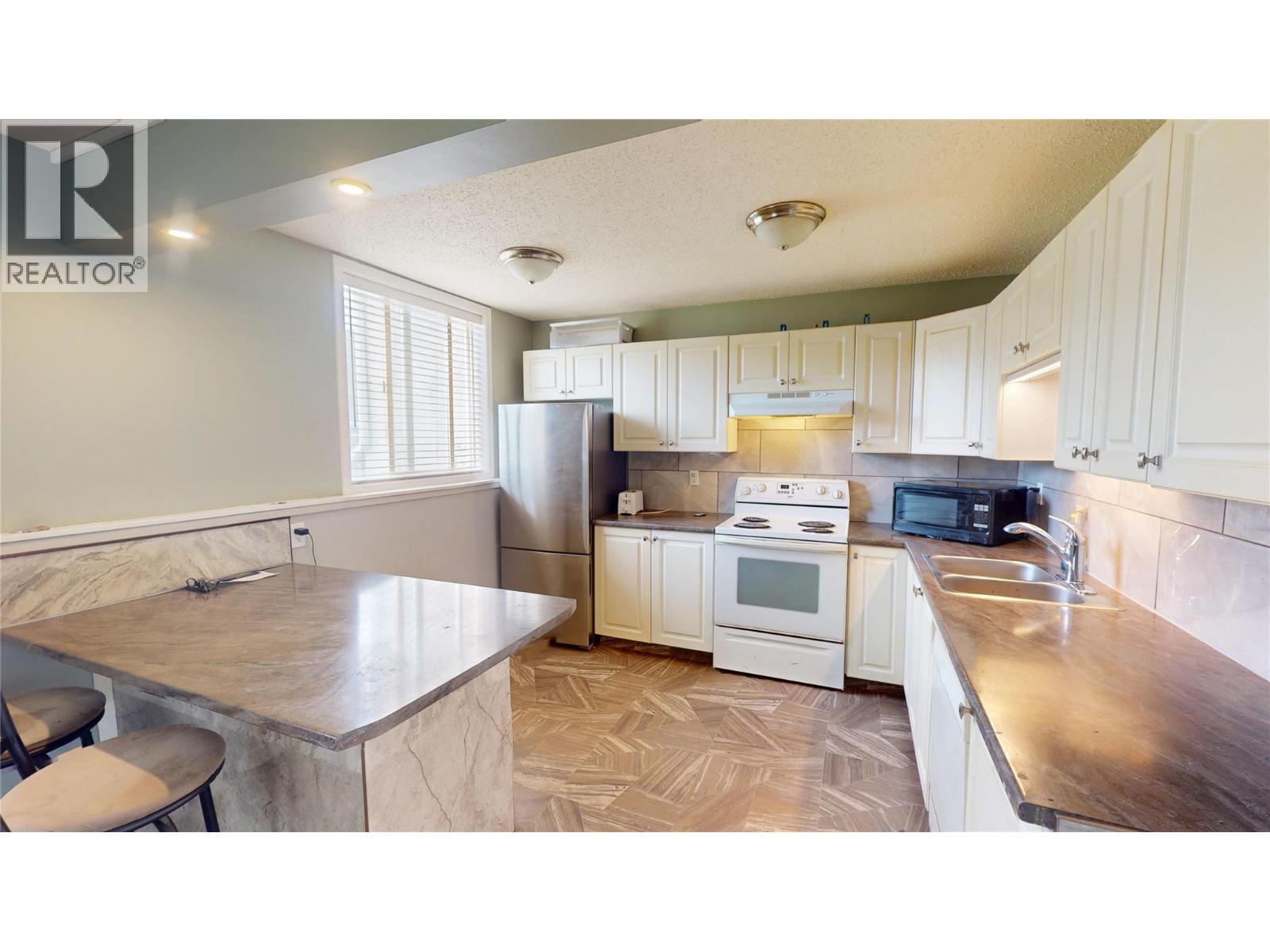 #33 717 21ST AVENUE N - 7