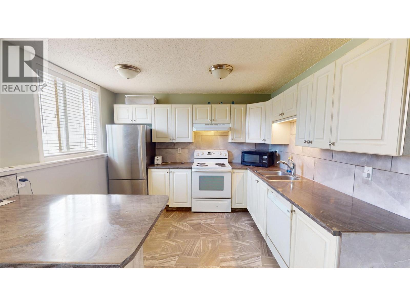 #33 717 21ST AVENUE N - 8