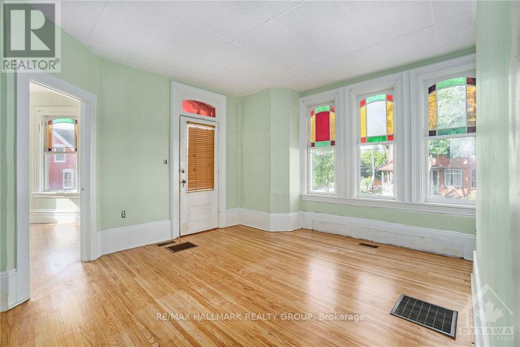 42 CHURCH STREET W - 24