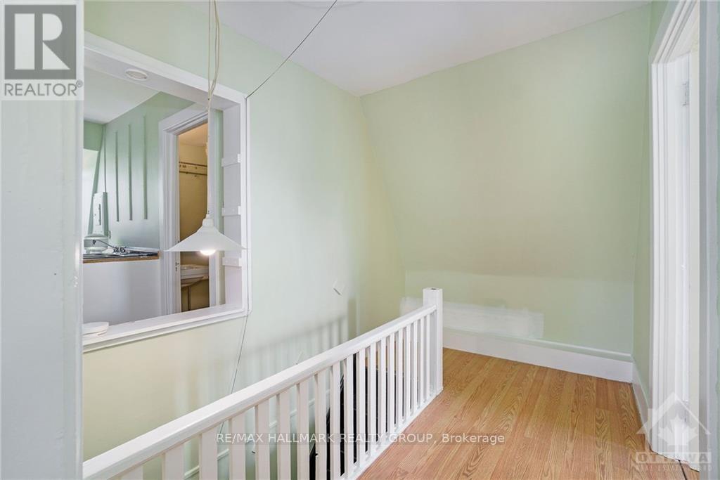 42 CHURCH STREET W - 21