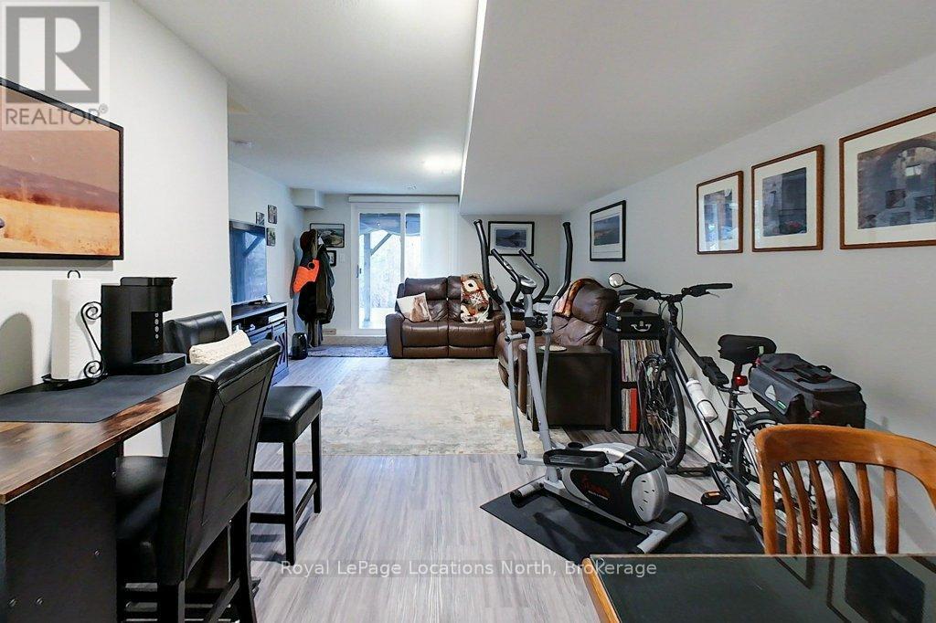 2 ROYALTON LANE - 25