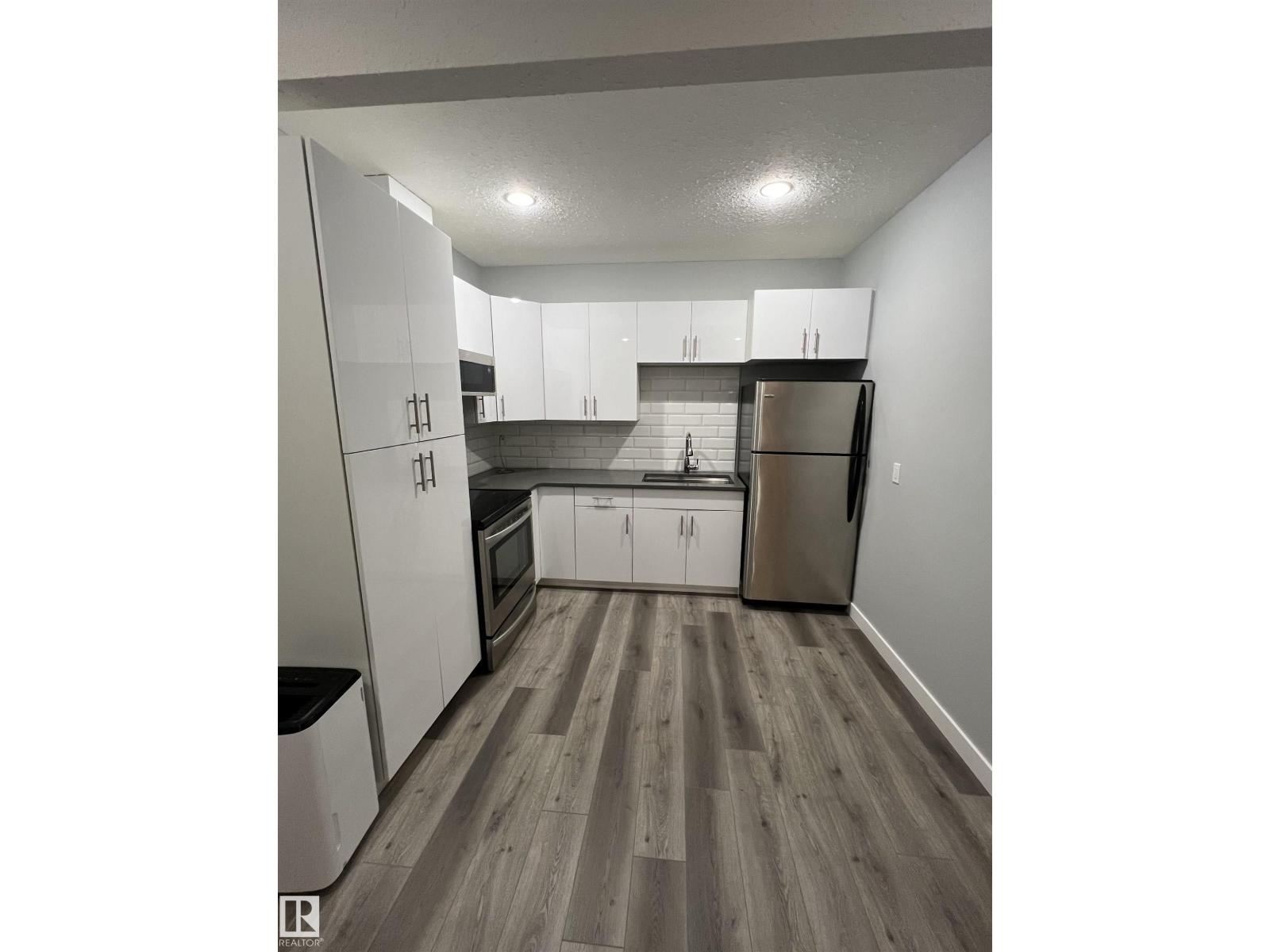 17616 124 ST NW - 33