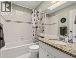 797 Celestial Place, Gibsons, BC V0N1V9 Photo 19