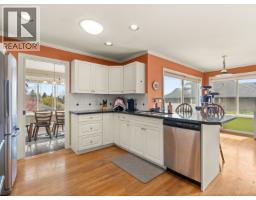 797 Celestial Place, Gibsons, BC V0N1V9 Photo 8