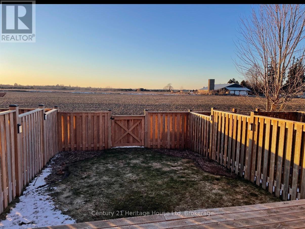 73 COURTNEY STREET — photo 37