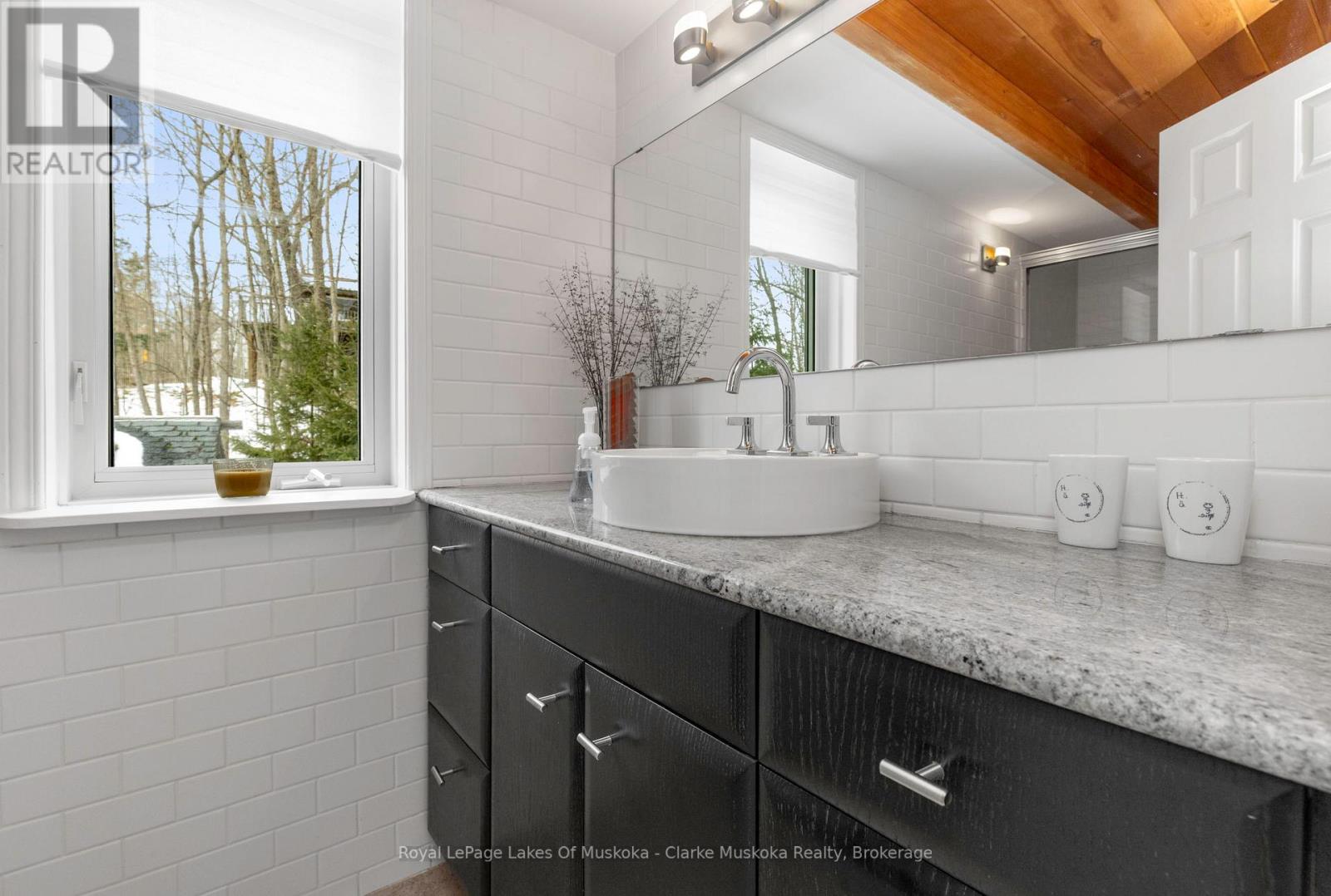 1806 VALLEY ROAD - 26