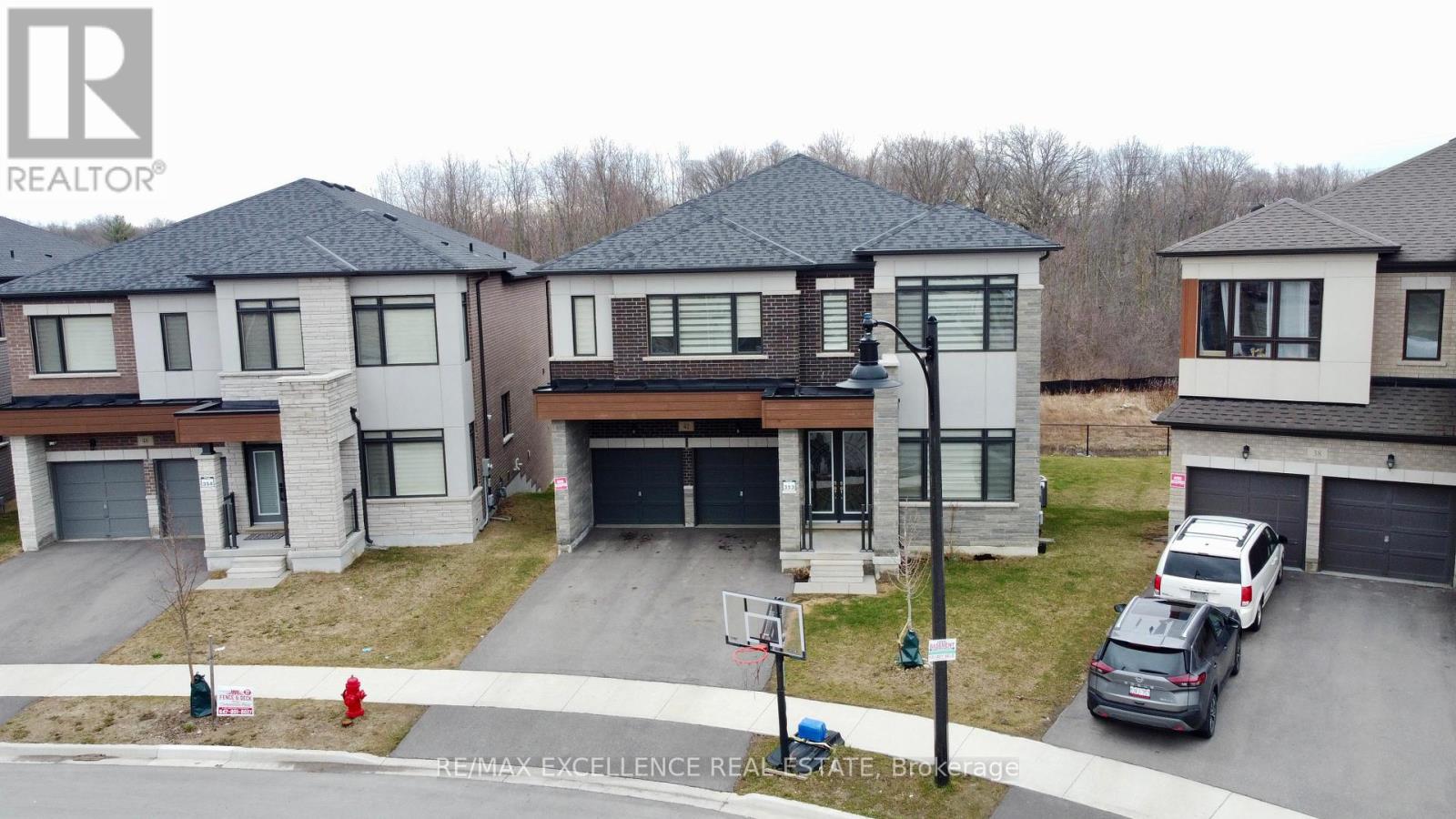 42 CATTAIL CRESCENT N - 1