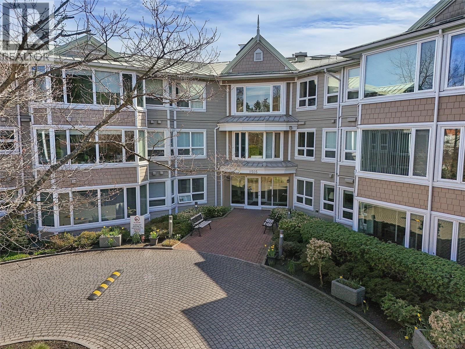 105 1505 Church Avenue, Saanich