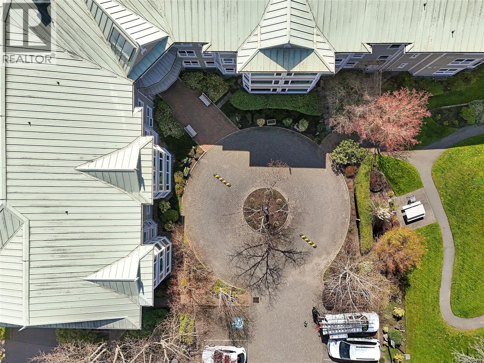 105 1505 Church Avenue, Saanich