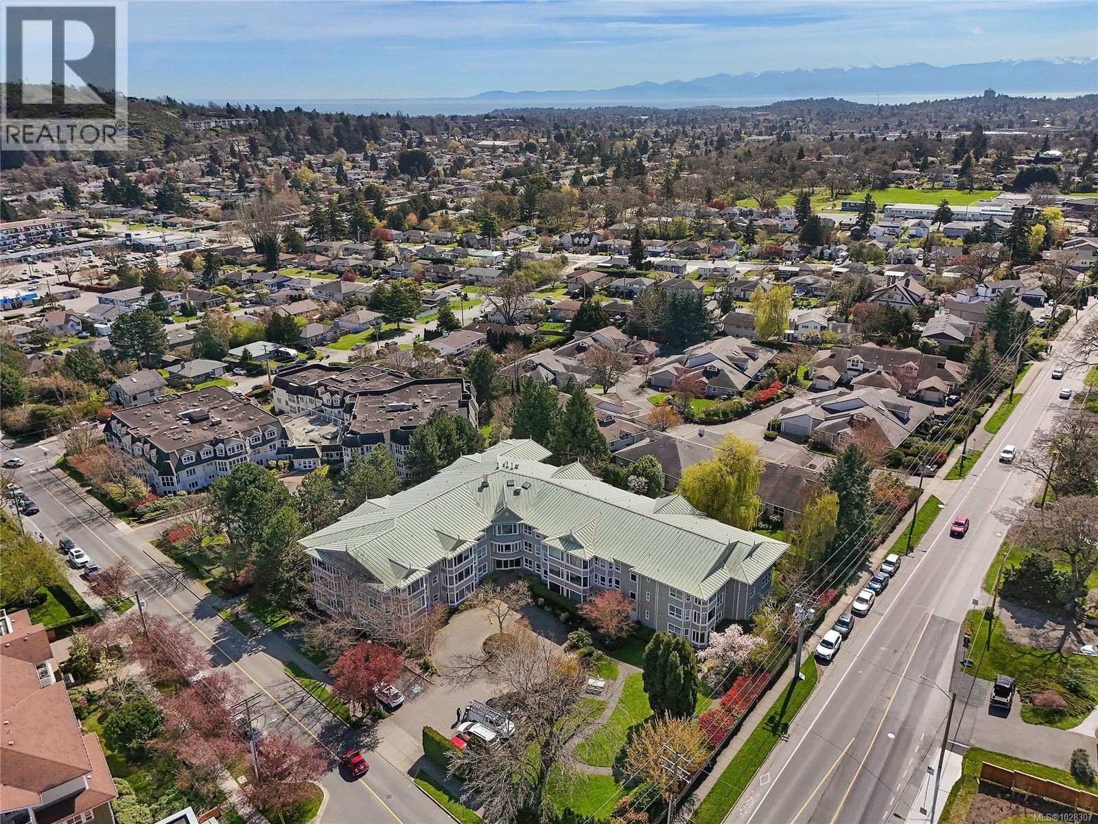 105 1505 Church Avenue, Saanich