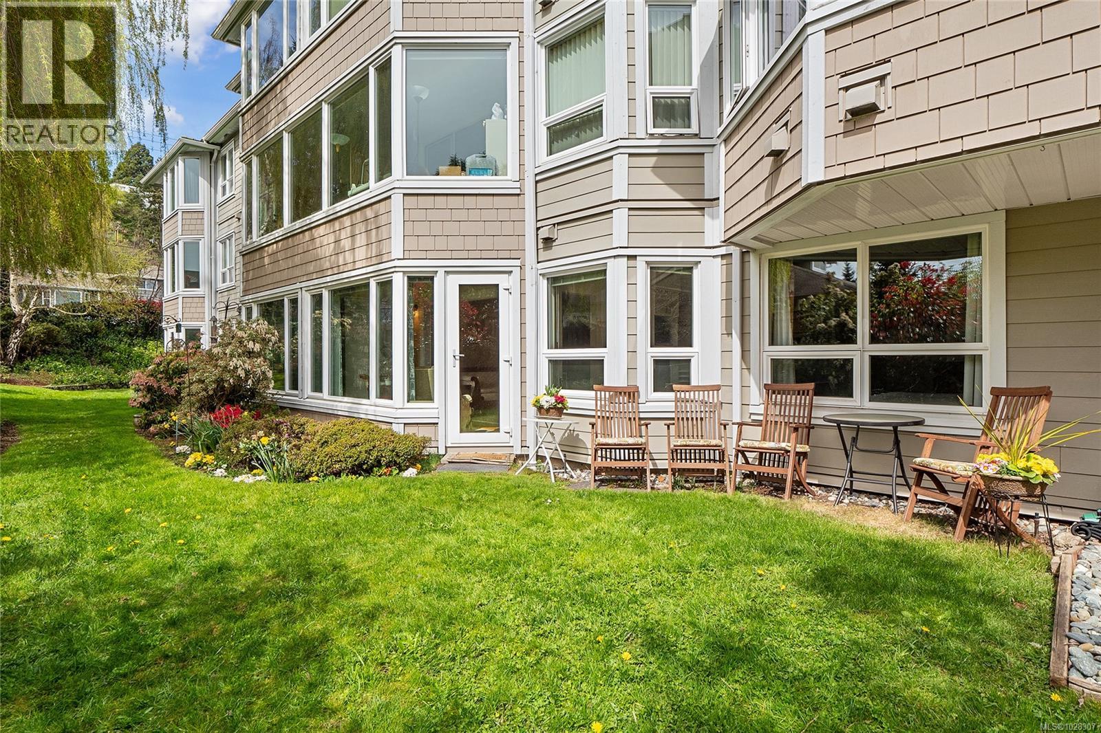 105 1505 Church Avenue, Saanich