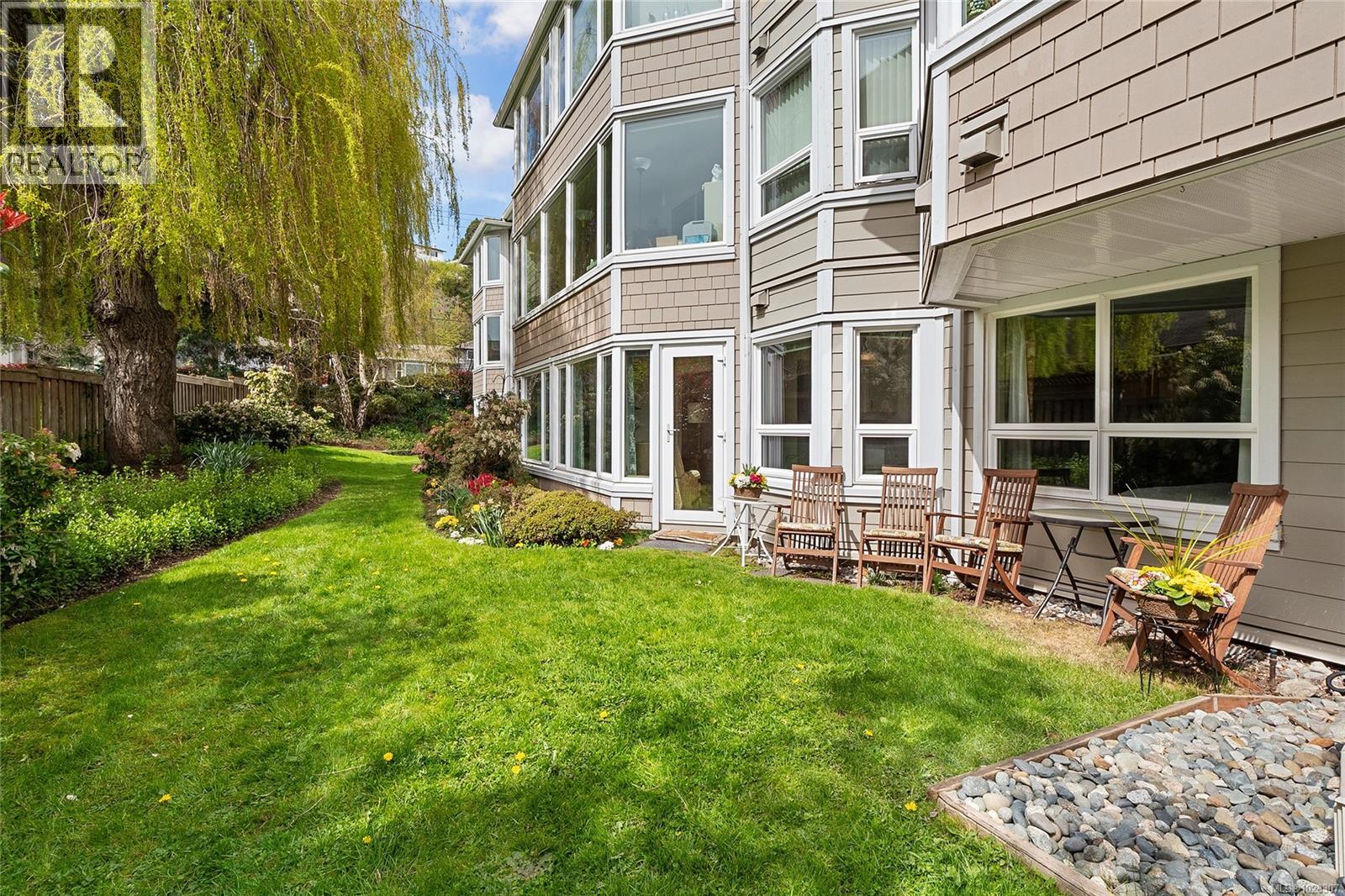 105 1505 Church Avenue, Saanich