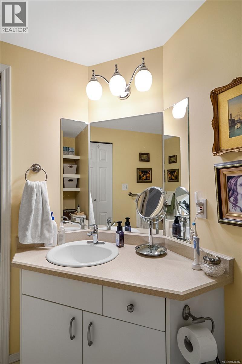 105 1505 Church Avenue, Saanich