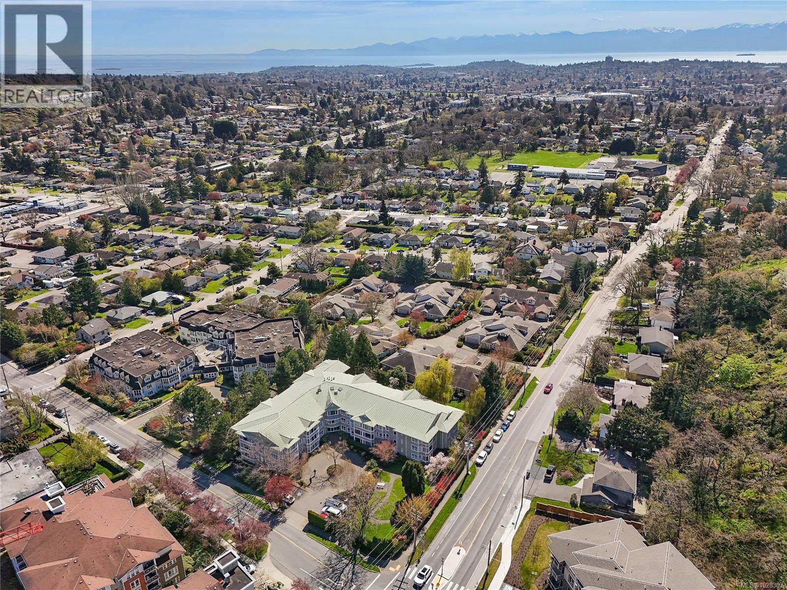 105 1505 Church Avenue, Saanich