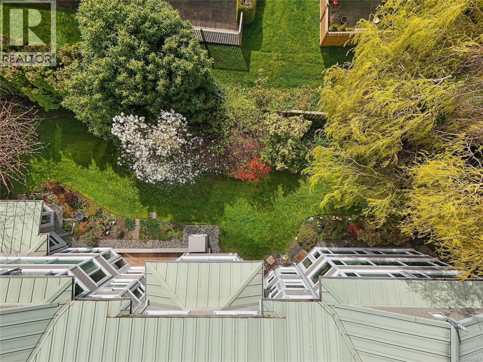 105 1505 Church Avenue, Saanich