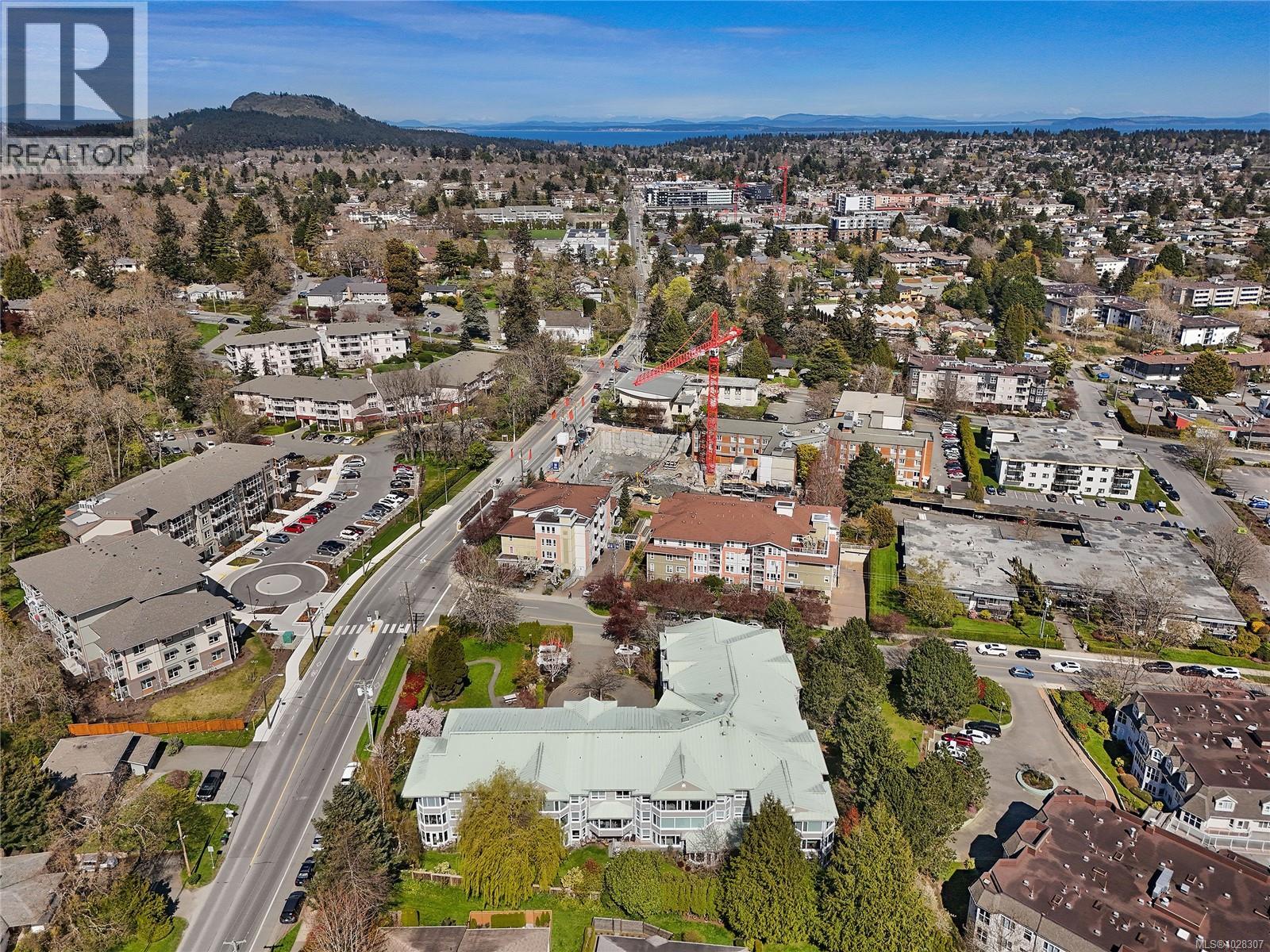 105 1505 Church Avenue, Saanich