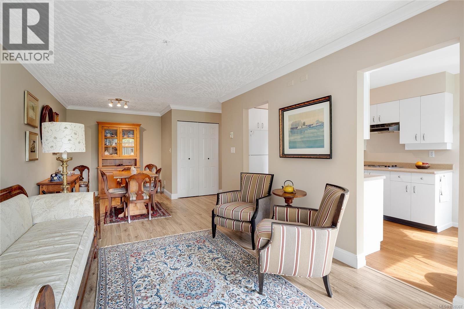 105 1505 Church Avenue, Saanich