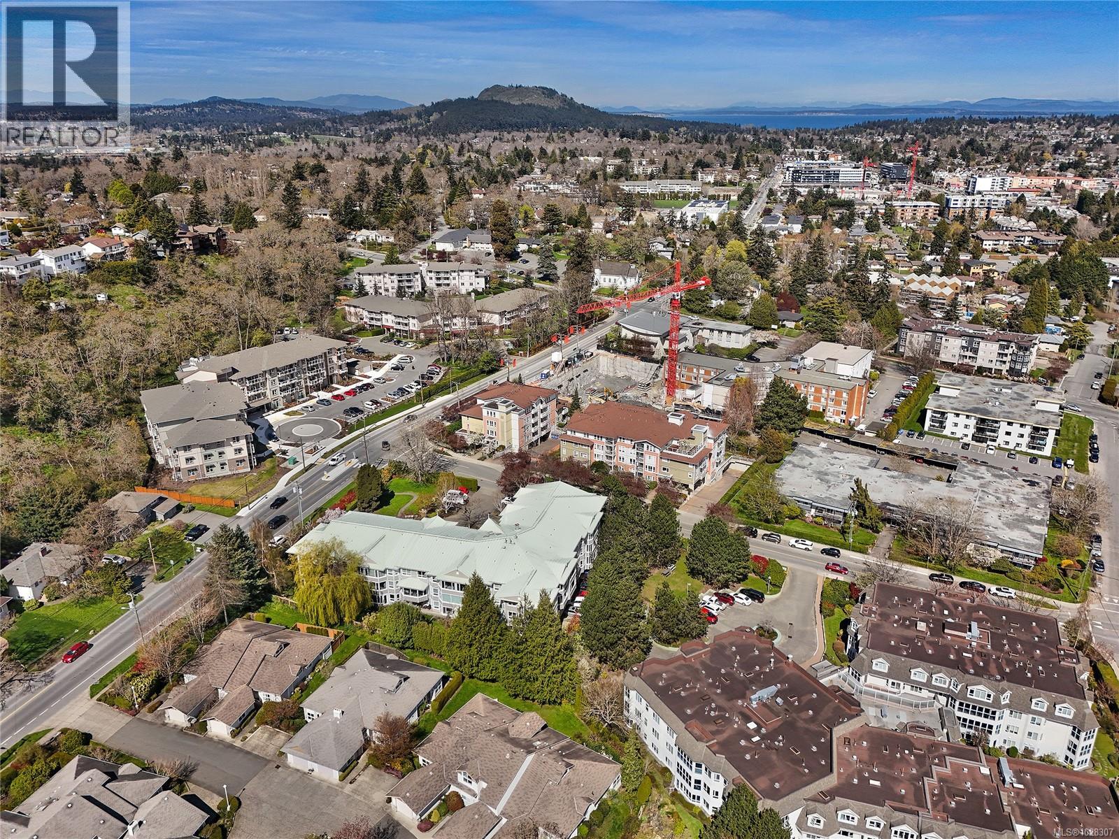 105 1505 Church Avenue, Saanich