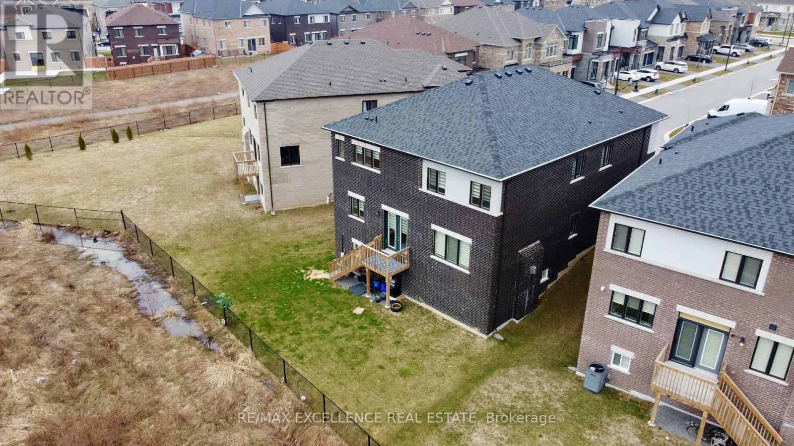 42 CATTAIL CRESCENT N — photo 38