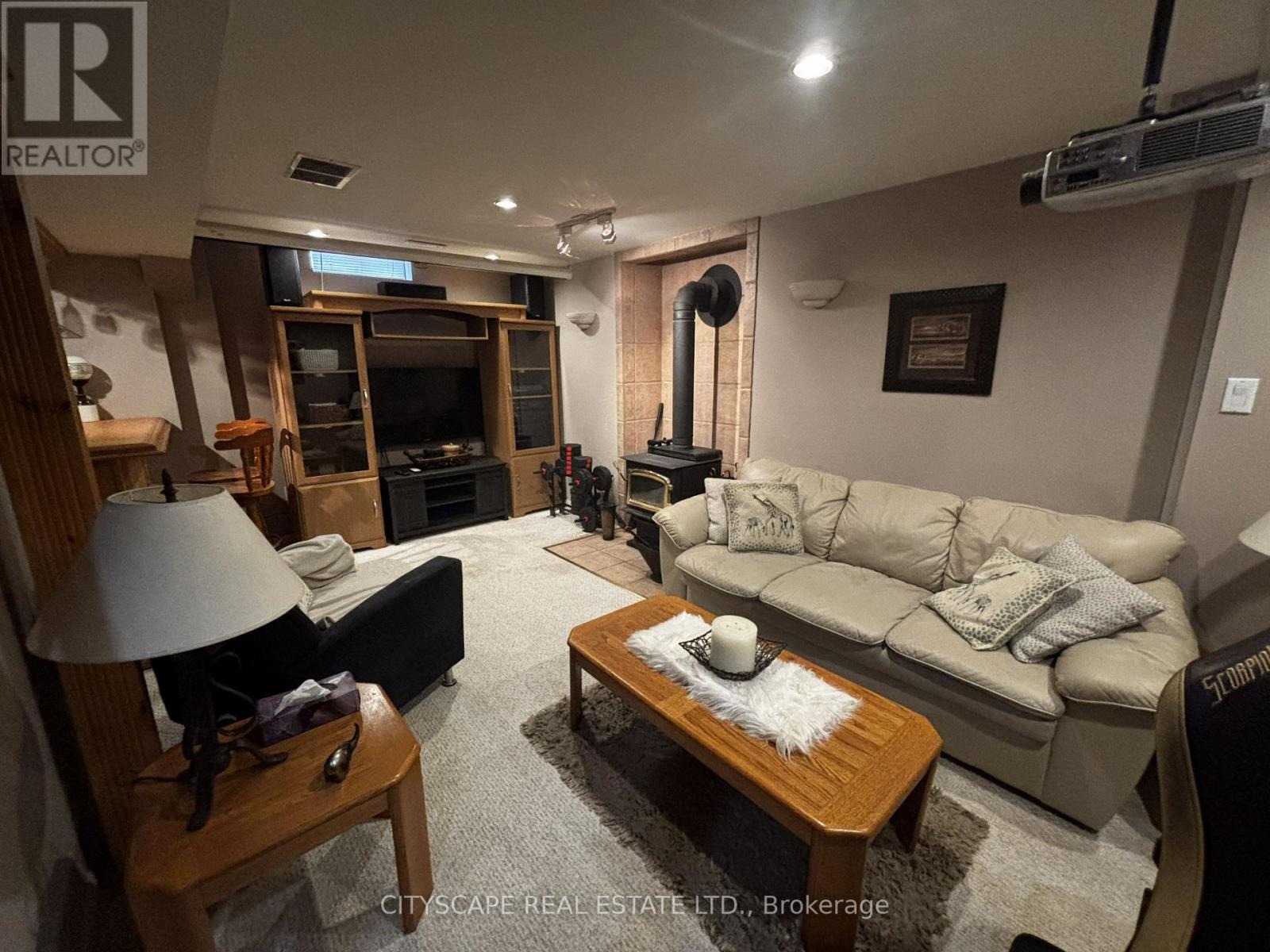 102 SNOWCAP ROAD - 12