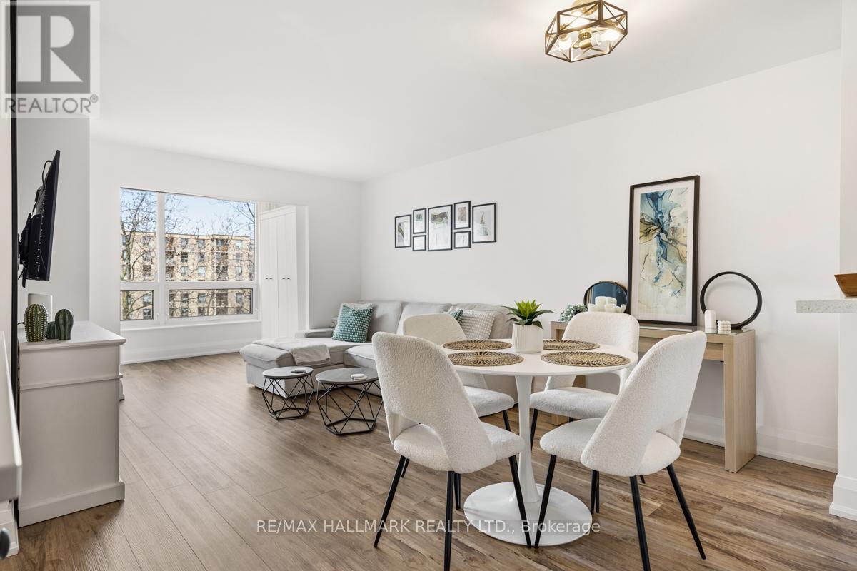 511 - 326 MAJOR MACKENZIE DRIVE E