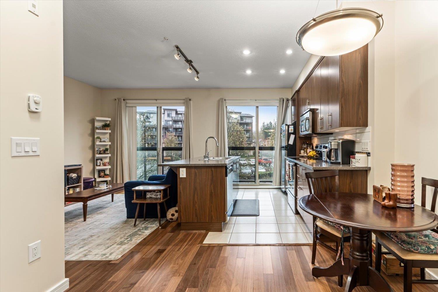 222 45530 MARKET WAY, Garrison Crossing