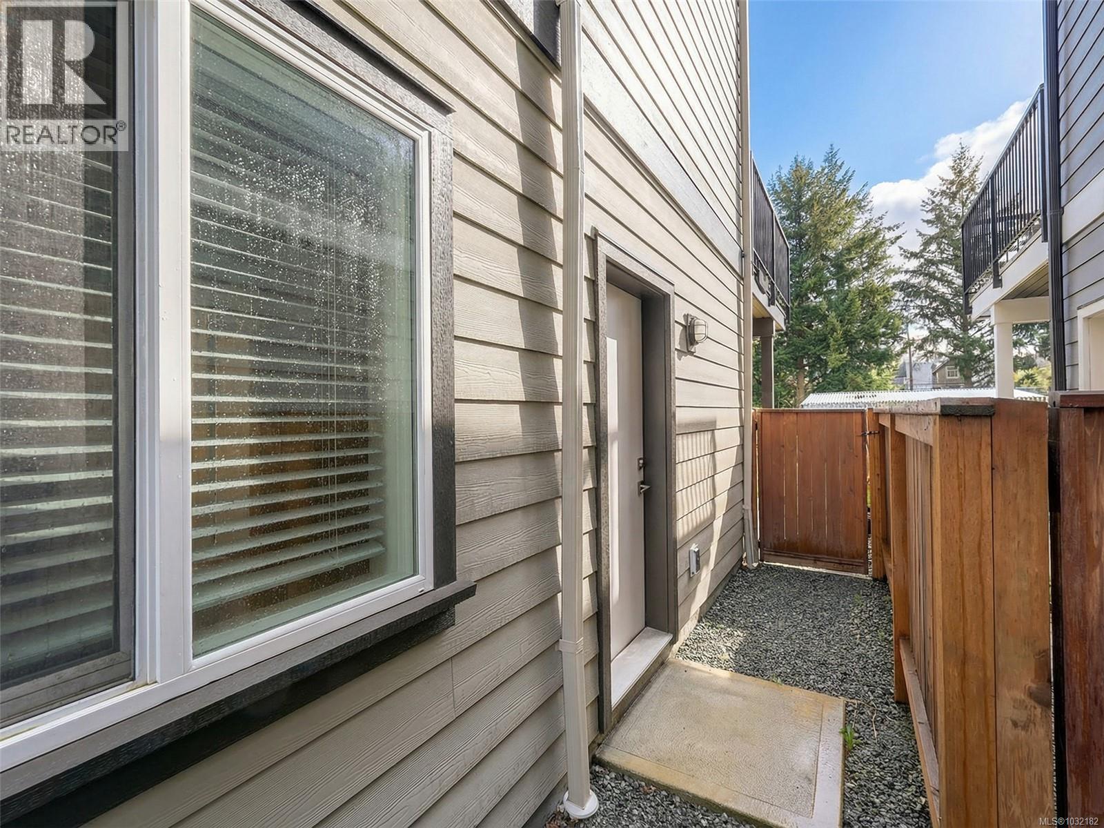 1015 FOXWOOD PL - 17