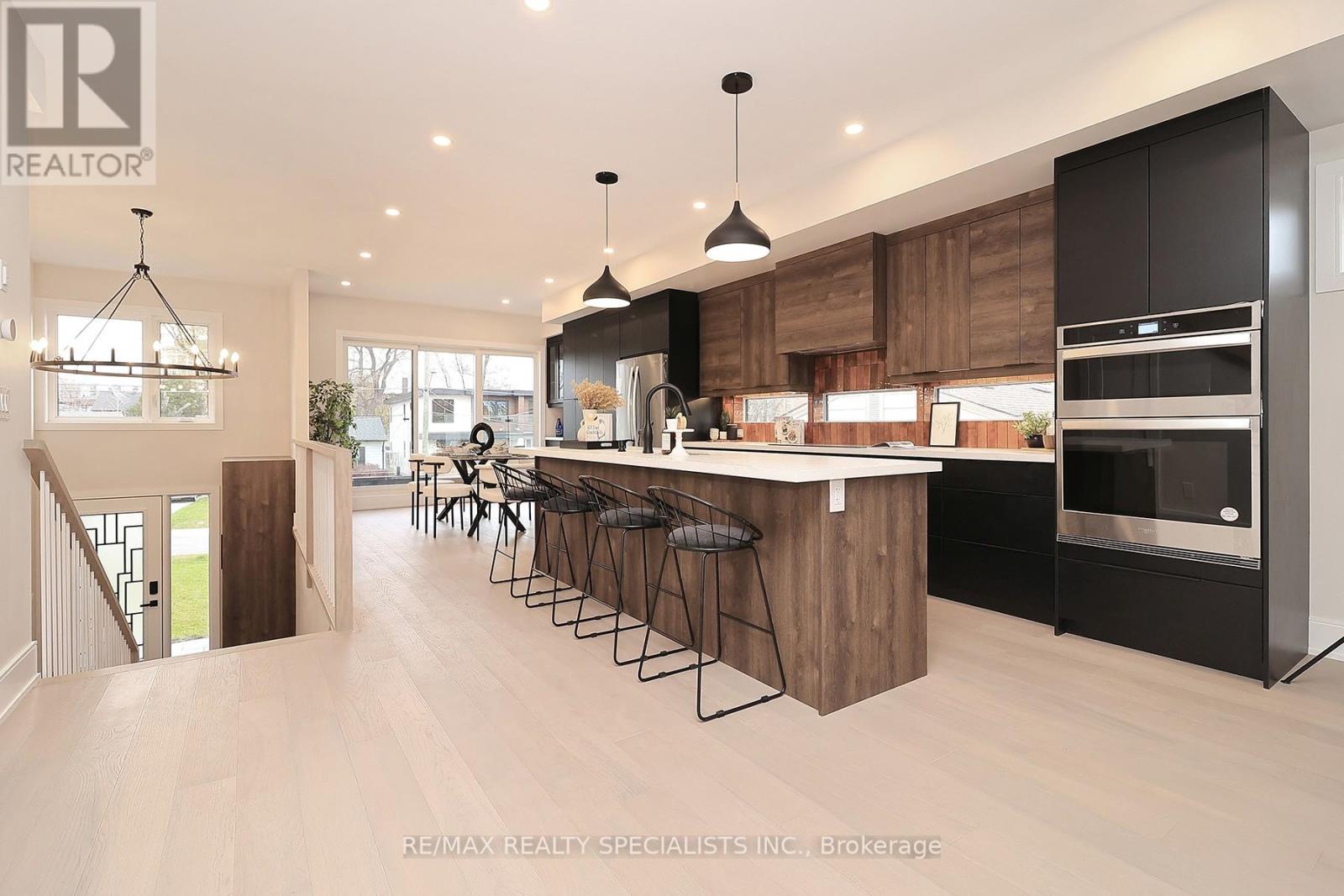 1046 ROOSEVELT ROAD - 20