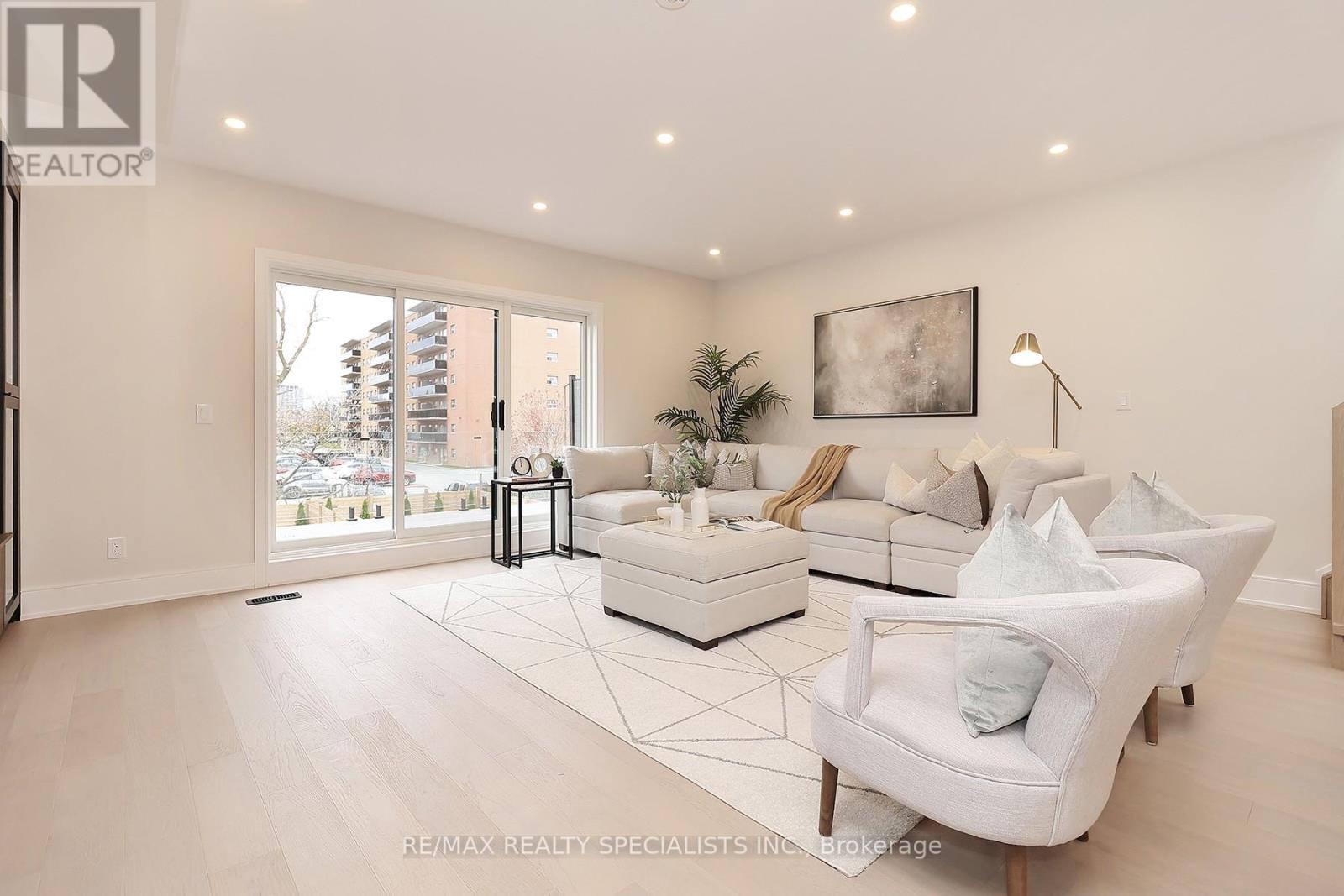 1046 ROOSEVELT ROAD - 25