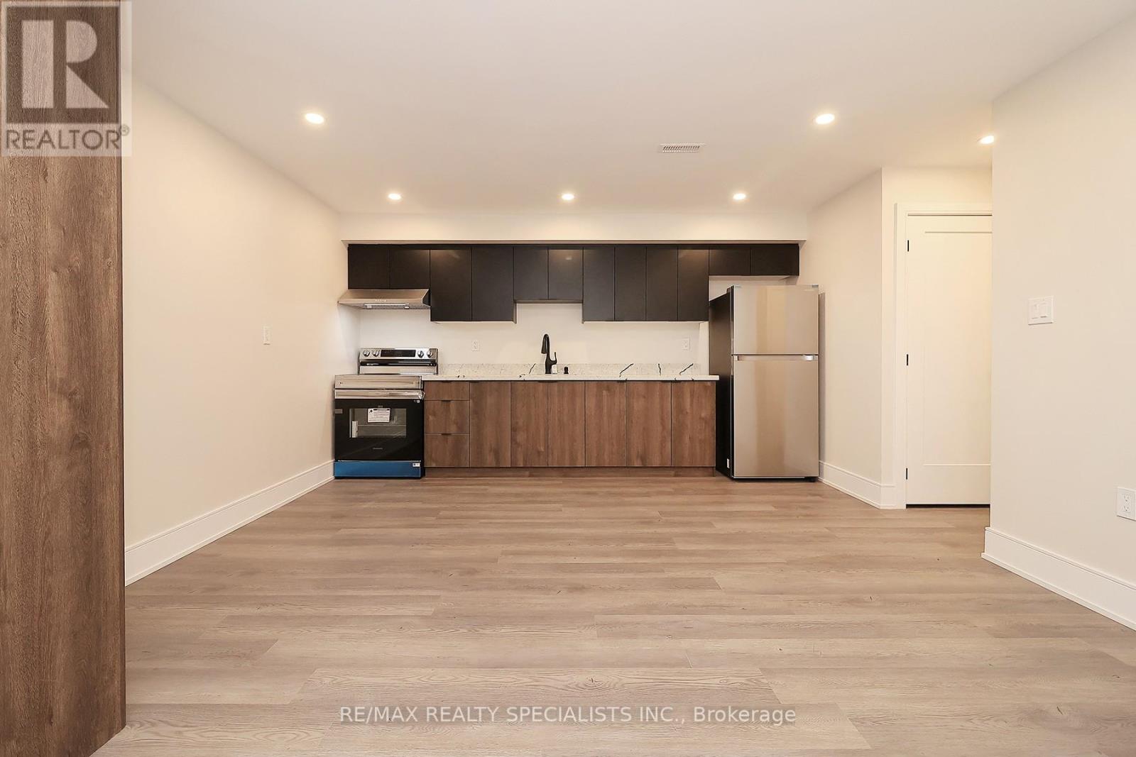1046 ROOSEVELT ROAD - 32