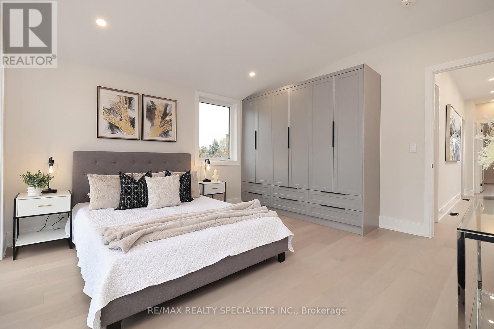 1046 ROOSEVELT ROAD - 36
