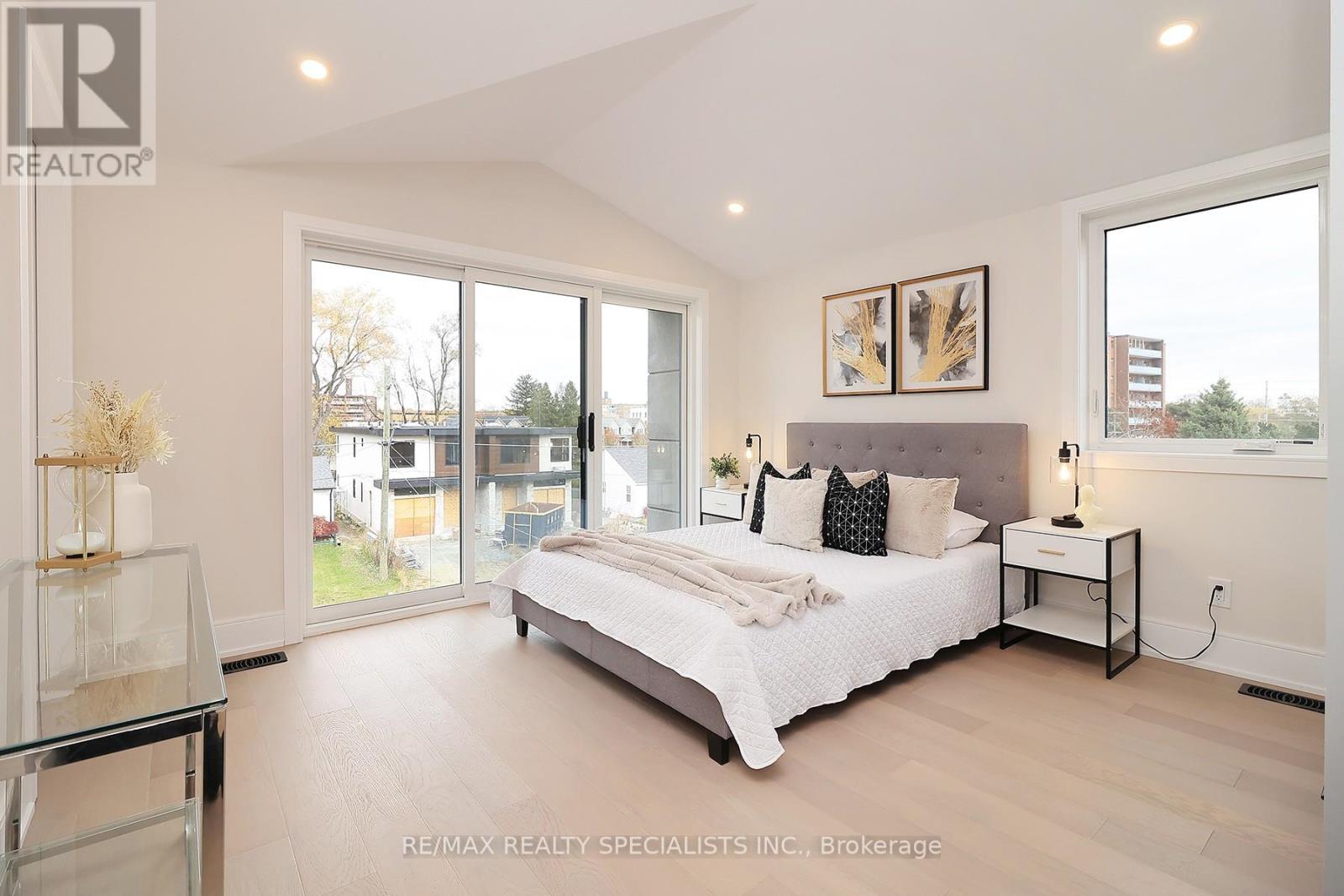 1046 ROOSEVELT ROAD - 37