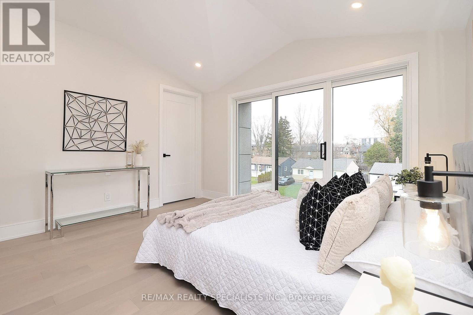 1046 ROOSEVELT ROAD - 39