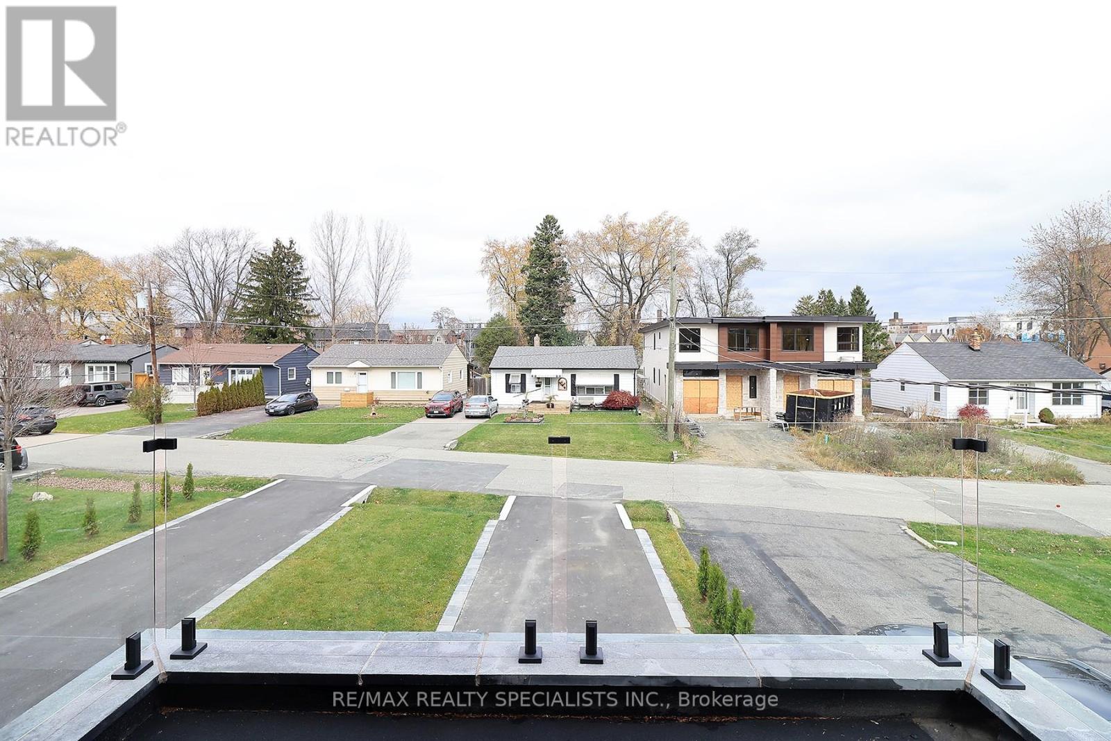 1046 ROOSEVELT ROAD - 9