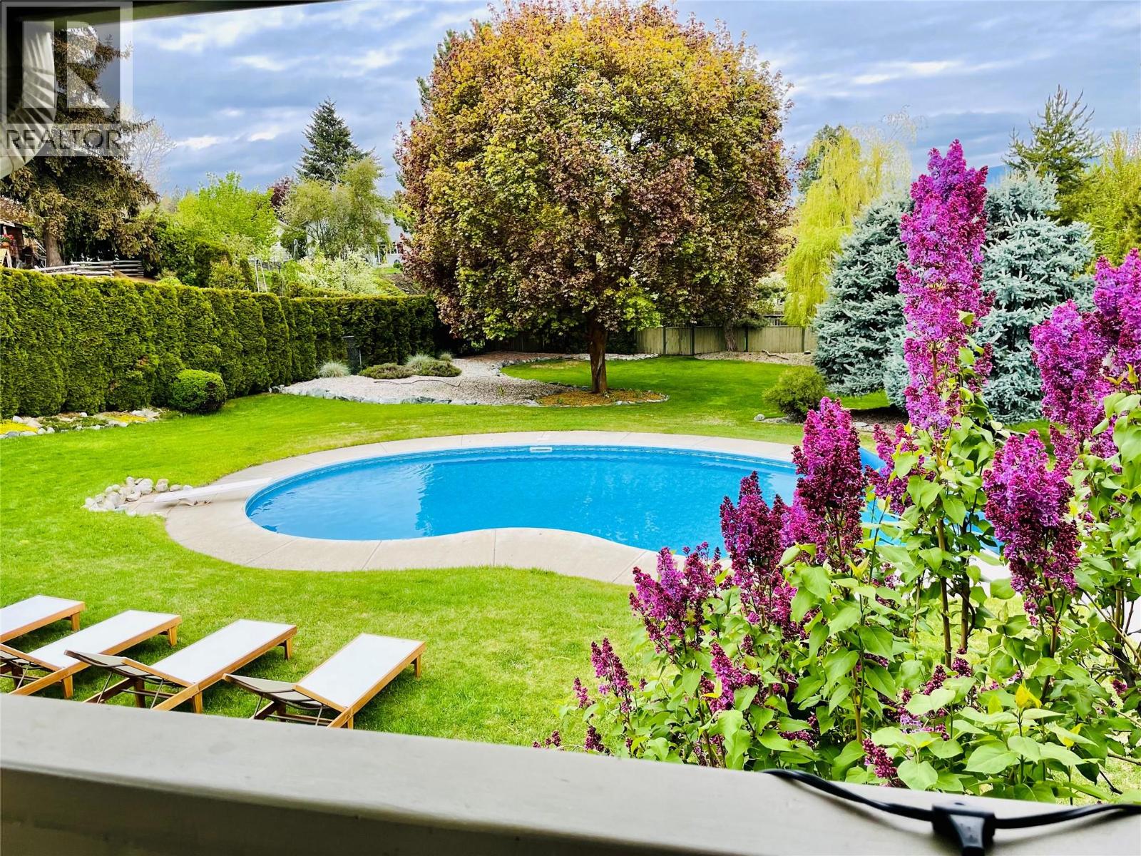 1520 Oakridge Road, Kelowna