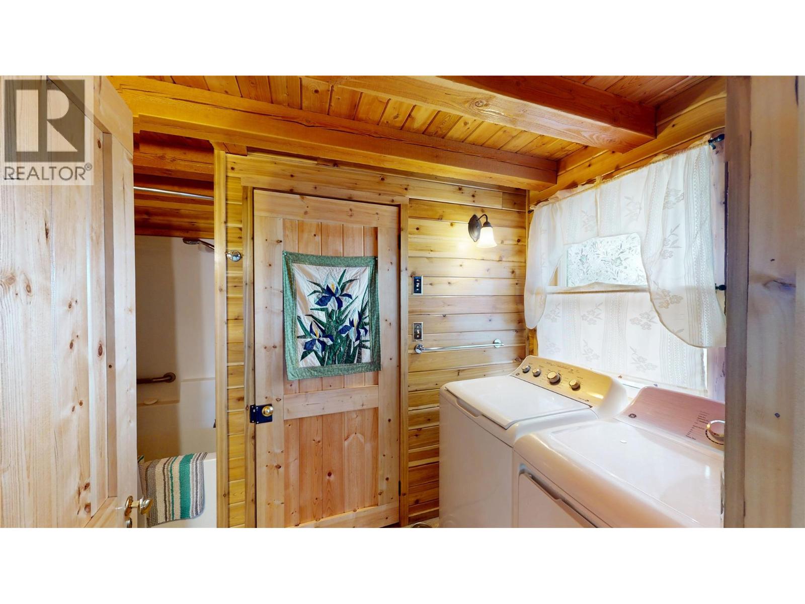 2122 ERICKSON STREET - 18