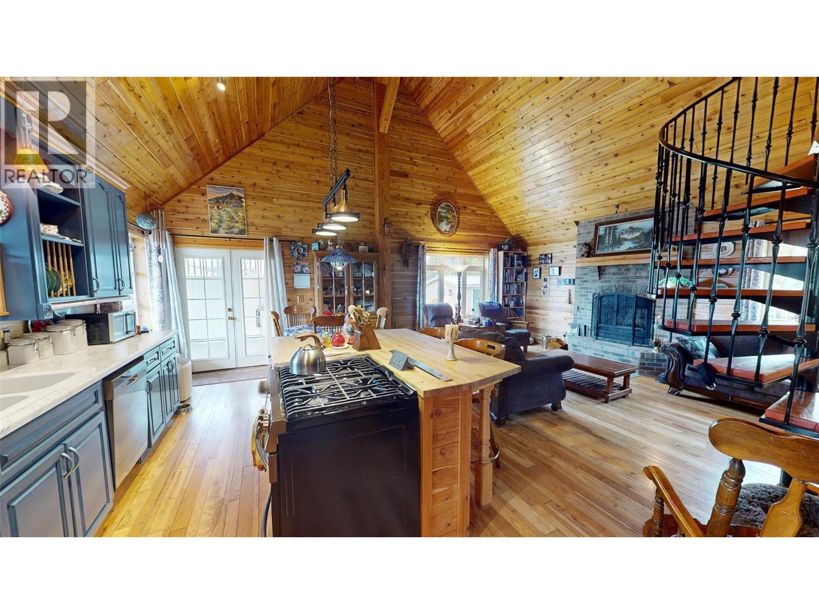 2122 ERICKSON STREET - Image 2