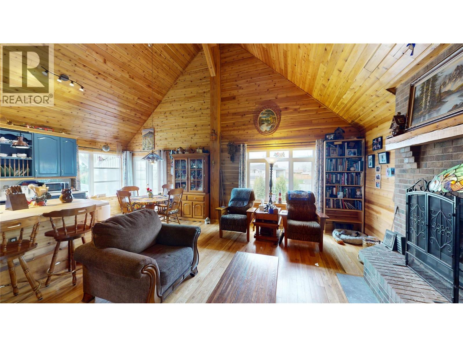 2122 ERICKSON STREET - 6