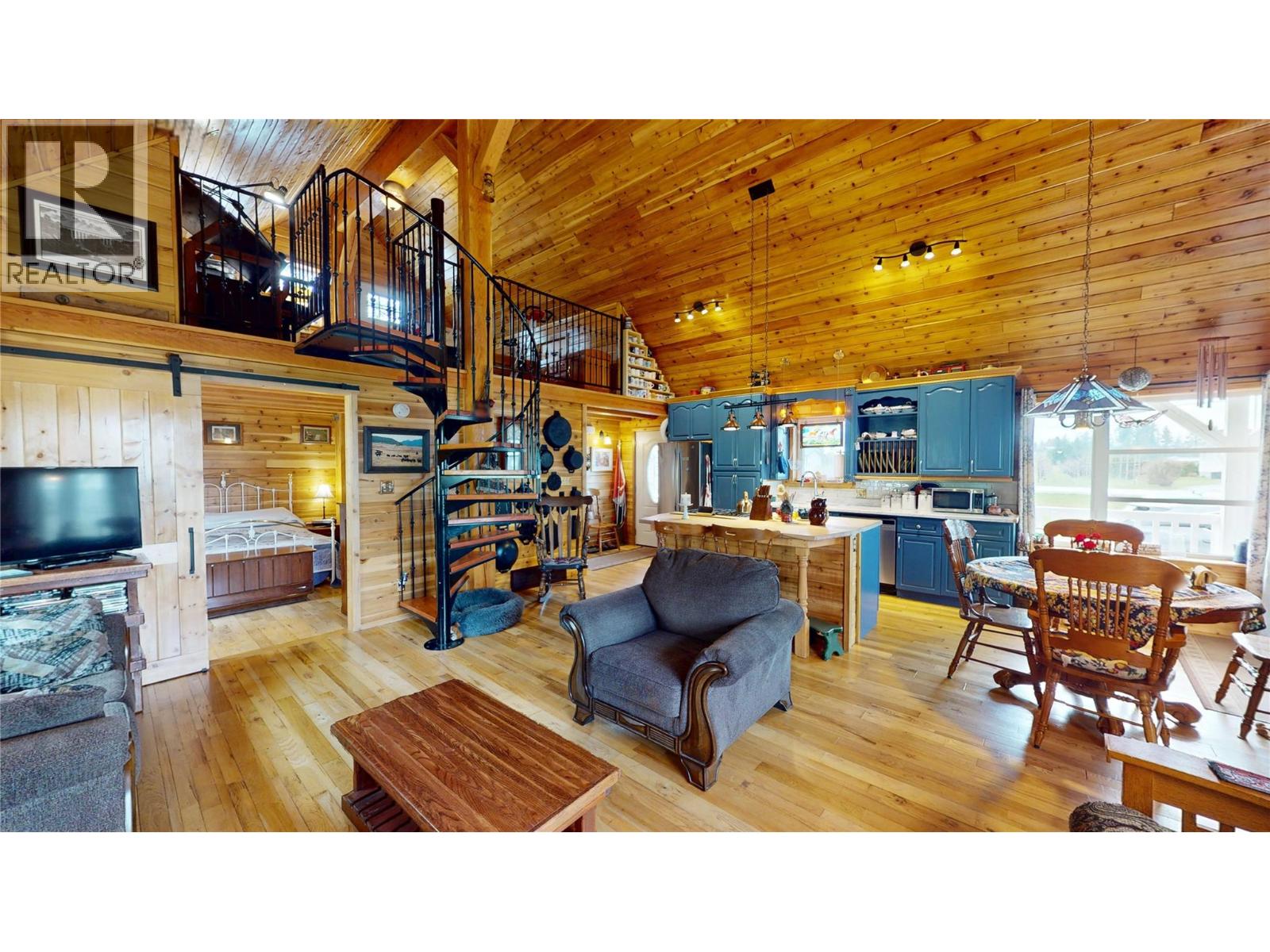 2122 ERICKSON STREET - 7