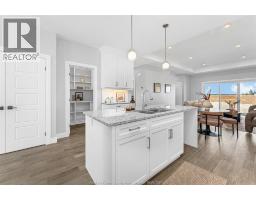 Kitchen - 200 Worthington Court, Chatham, ON N7L0G7 Photo 14