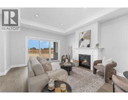 Family room - 200 Worthington Court, Chatham, ON N7L0G7 Photo 8