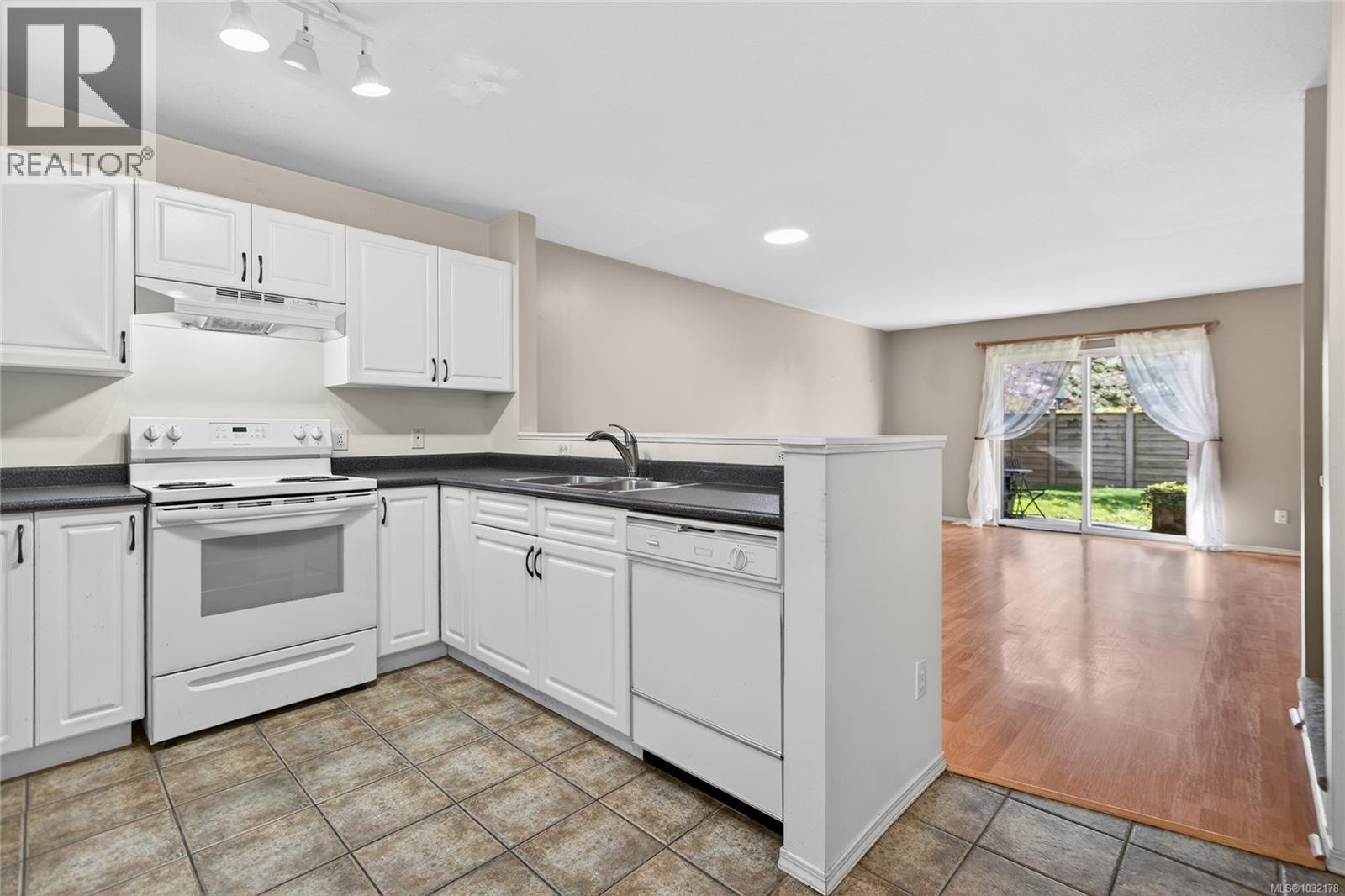 #12 717 ASPEN RD - 6